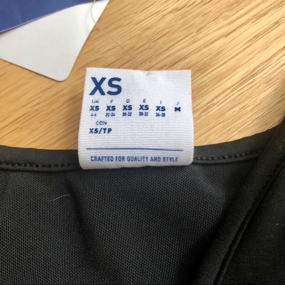 NWT REEBOK CLASSIC SPORT BRA - XS - Picture 10 of 10